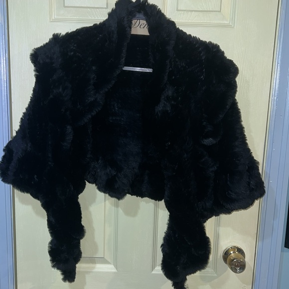DENA faux fur shrug - Picture 3 of 3